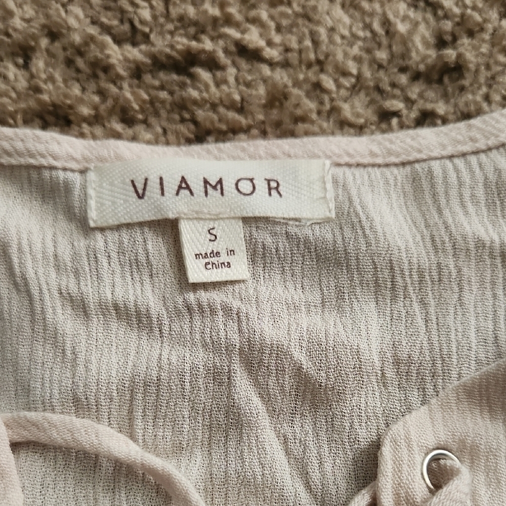 Elegant Lace-Up Blush Top - Picture 2 of 5